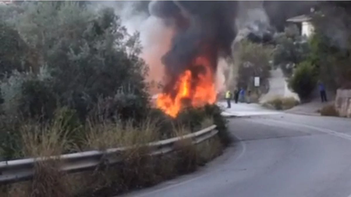 Λεωφορείο του ΚΤΕΛ πήρε φωτιά εν κινήσει, στη Λευκάδα! (βίντεο)